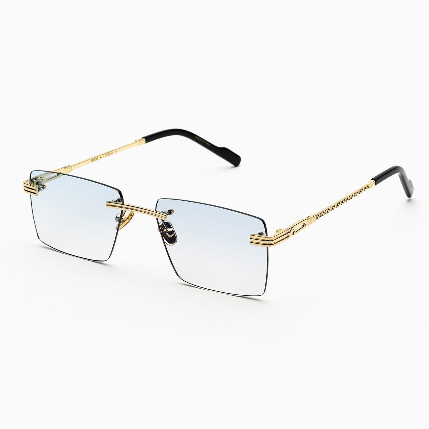 Travis Angle Oro